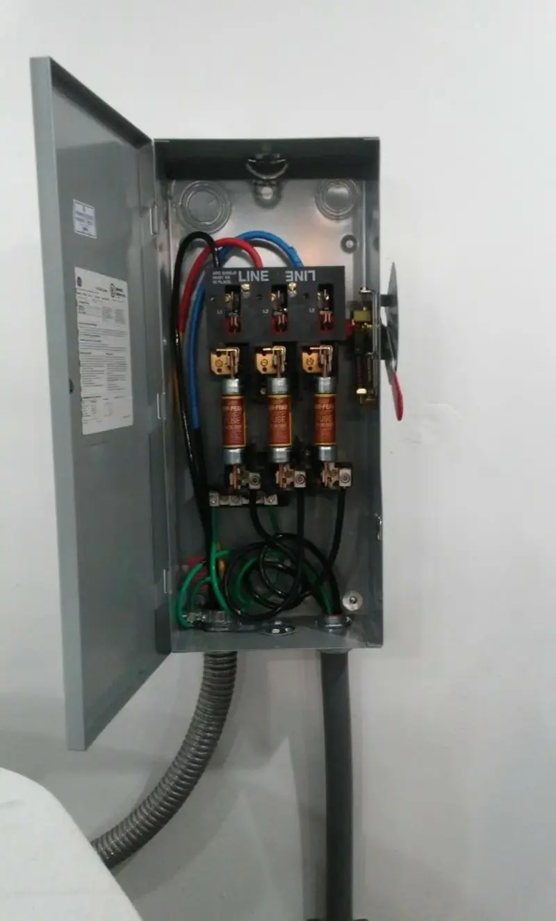 Three-phase disconnect switch installed for Smoke Detector Installation in Webster